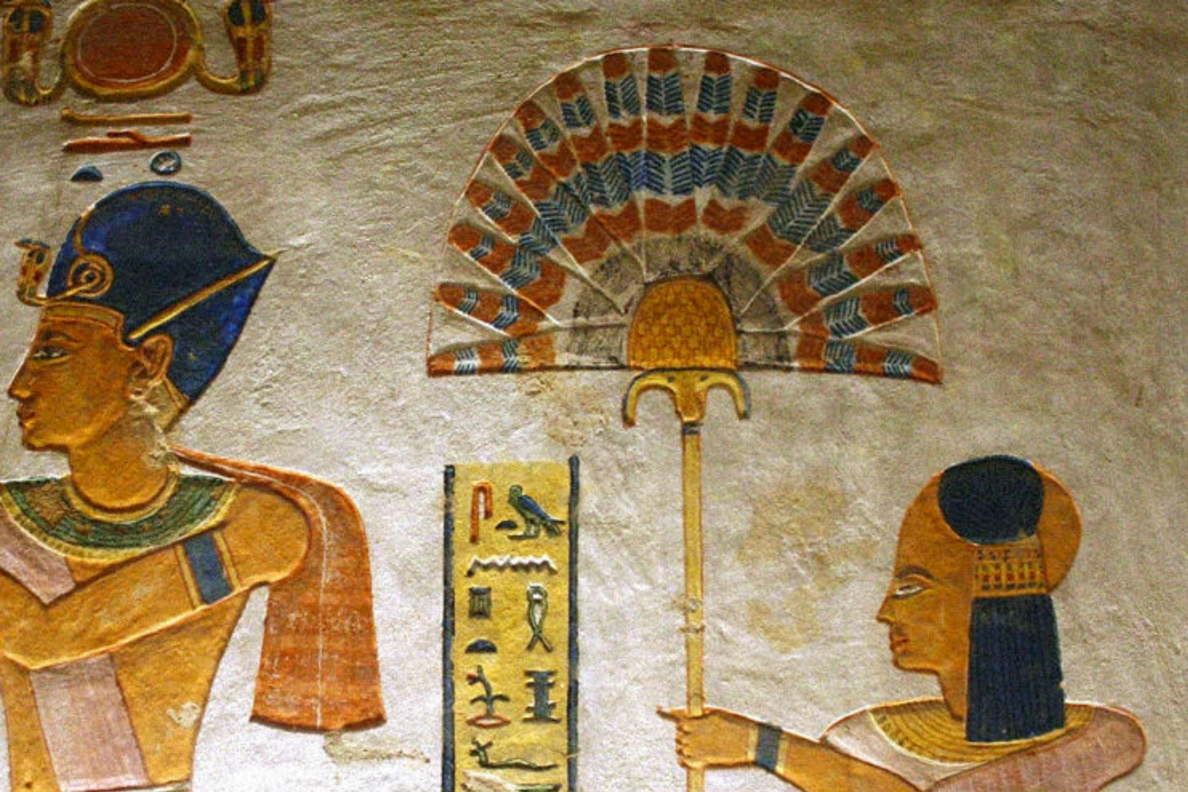 Египет первый появился. Опахало фреска древний Египет. Зонты в древнем Египте. Египетские зонты в древнем Египте. Опахало в древнем Египте.