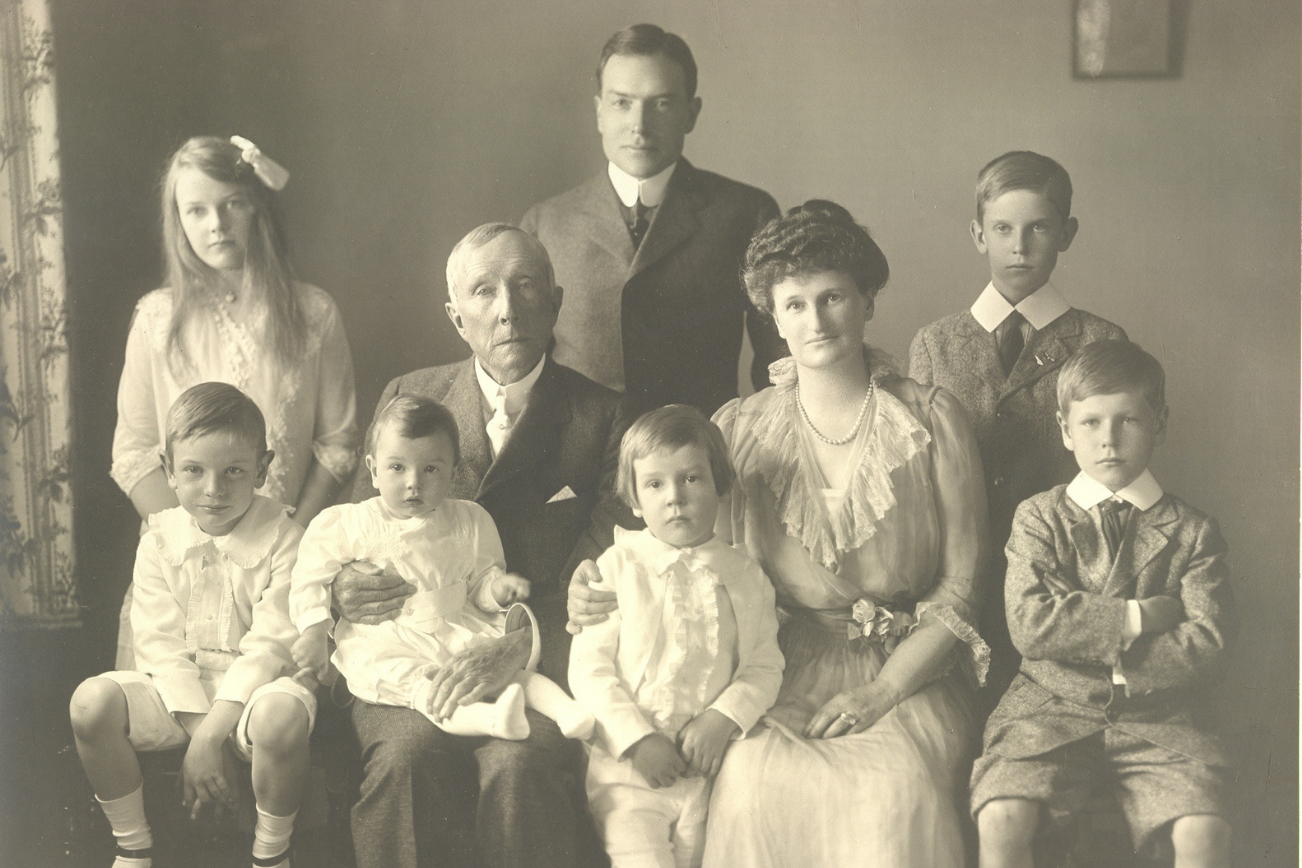 Семья капустиных америка. Семья Рокфеллера 19 века. Клан Рокфеллеров фото семьи. Семья Ротшильд XIX век. Американская семья Рокфеллеров 19 век.